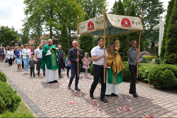 Intencje Mszy świętych 18–25.06.2023