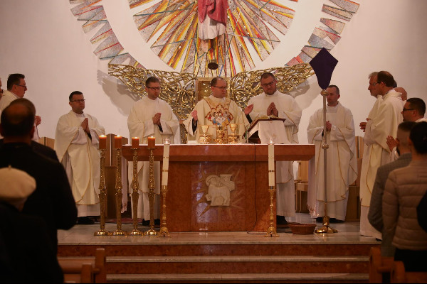 Intencje Mszy świętych 17–24.04.2022